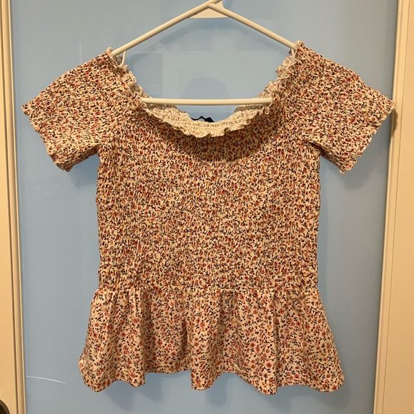 NWT Floral Smocked Peplum Off-Shoulder Top - Picture 1 of 2